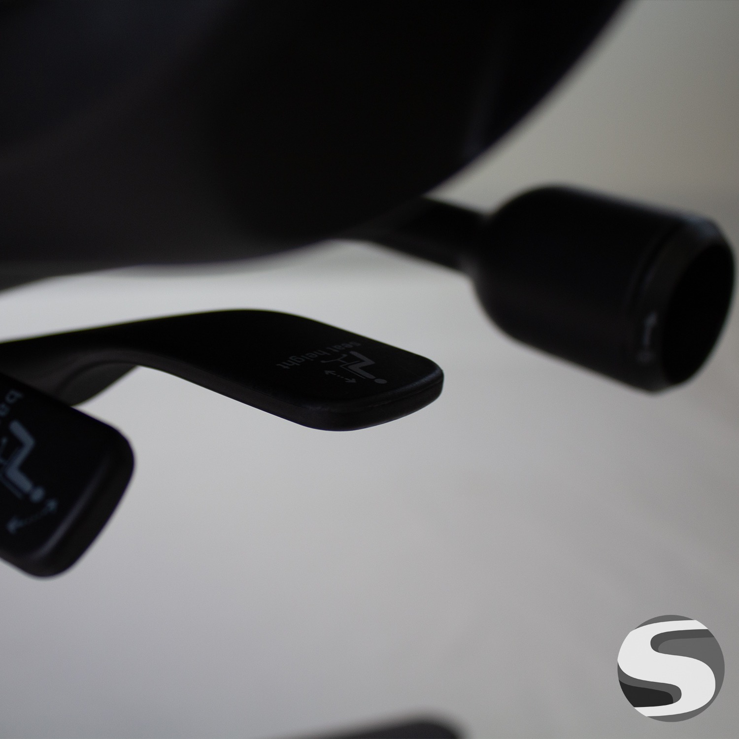 Steelcase Amia Chair Black Fabric Fully Loaded - Image 7