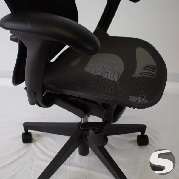 Herman Miller Mirra v2 Graphite Fabric Fully Loaded - Image 6